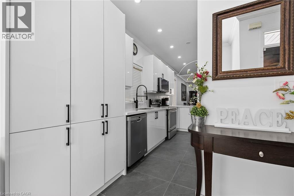 33 PANORAMA Way, Hamilton, Ontario, L8E6C6 — Photo 18
