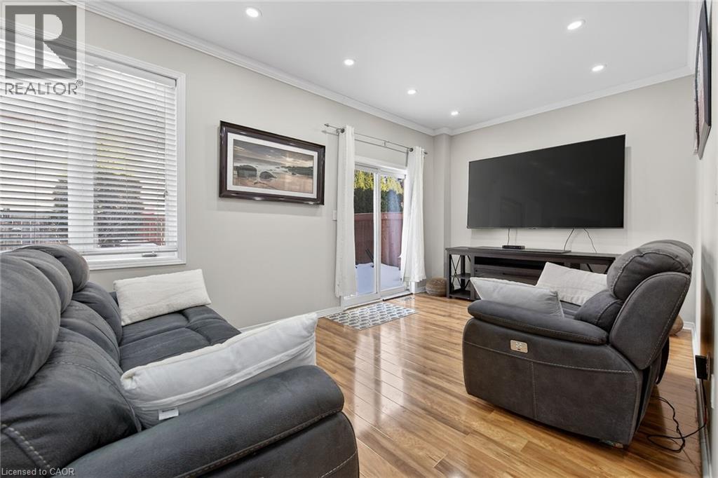 33 PANORAMA Way, Hamilton, Ontario, L8E6C6 — Photo 7