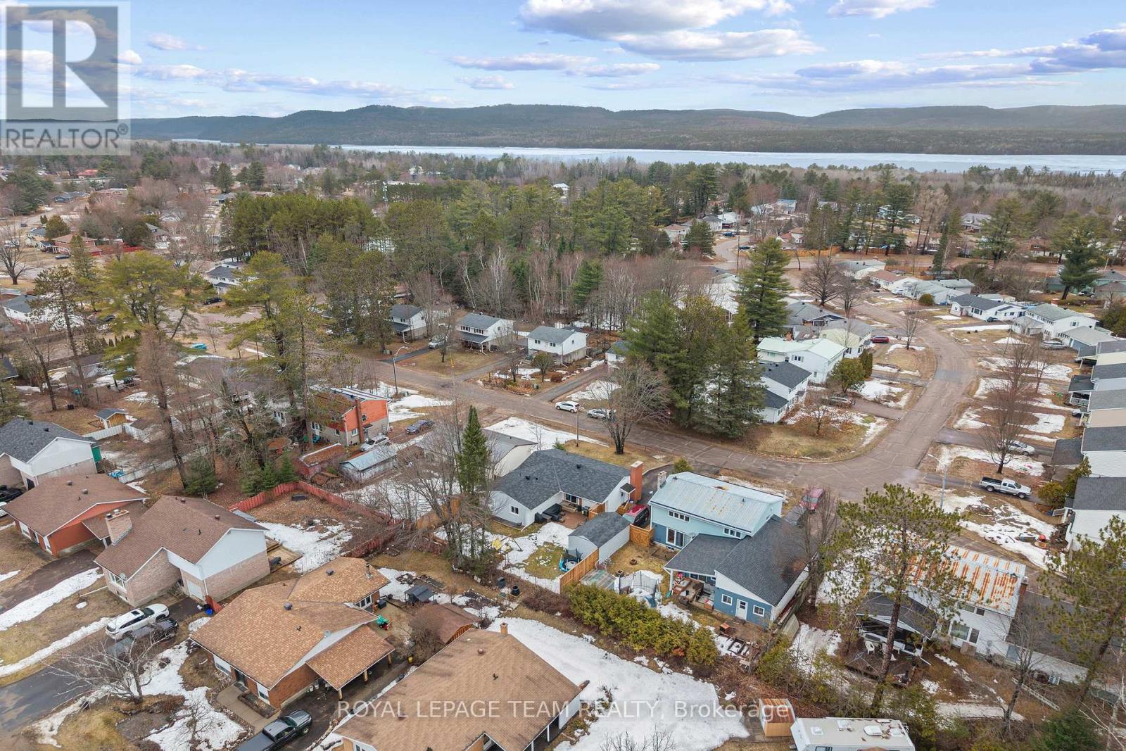 25 FRONTENAC CRESCENT, Deep River, Ontario, K0J1P0 — Photo 41