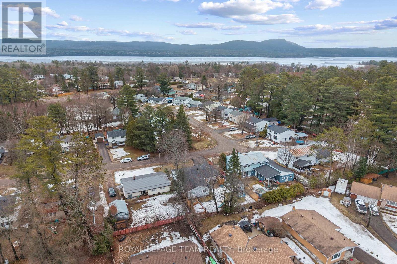 25 FRONTENAC CRESCENT, Deep River, Ontario, K0J1P0 — Photo 42