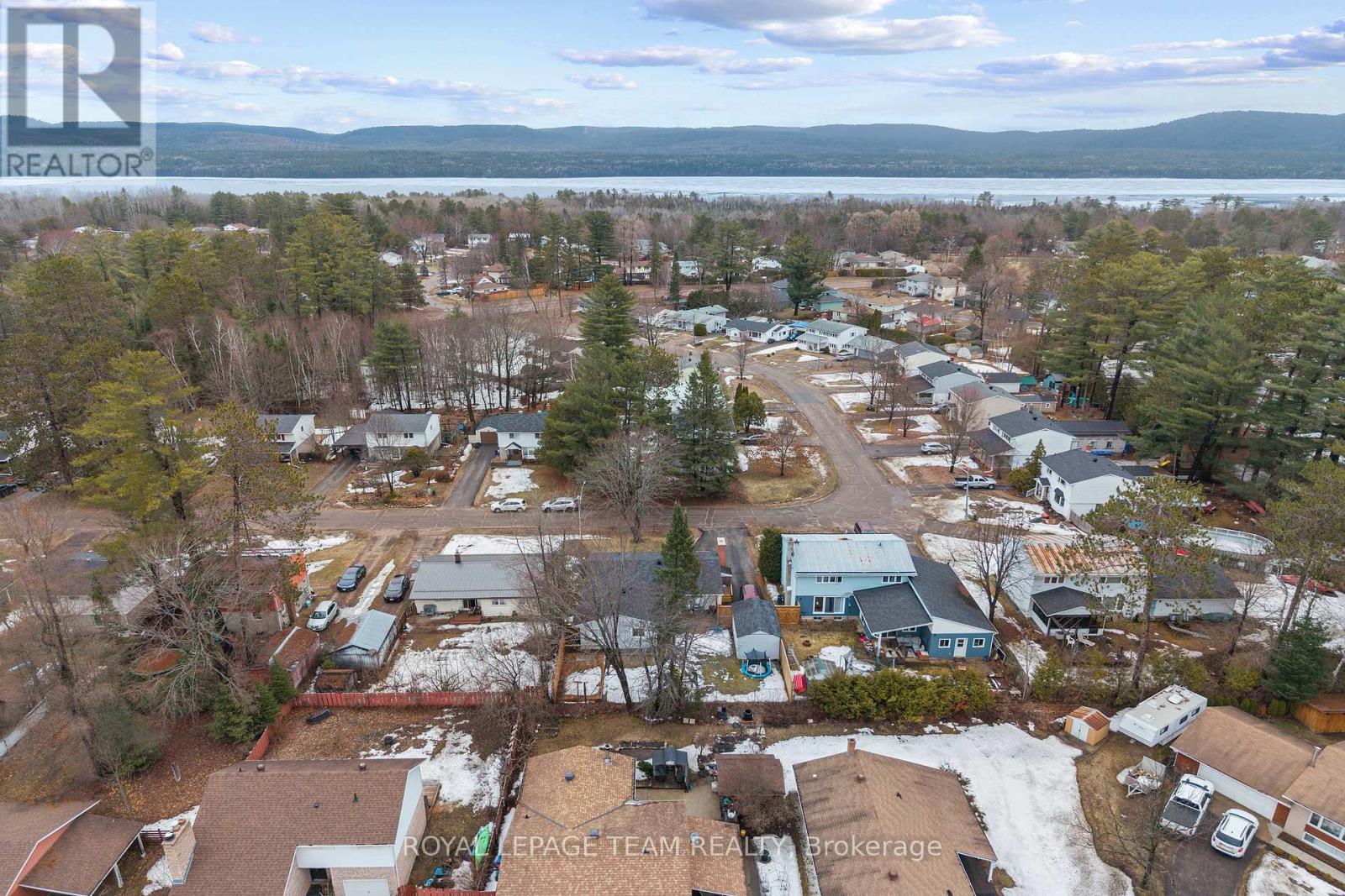 25 FRONTENAC CRESCENT, Deep River, Ontario, K0J1P0 — Photo 44