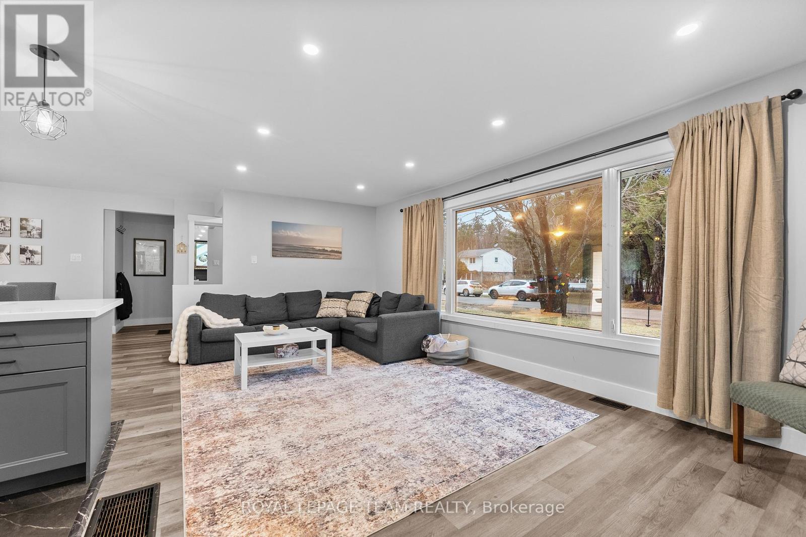 25 FRONTENAC CRESCENT, Deep River, Ontario, K0J1P0 — Photo 9