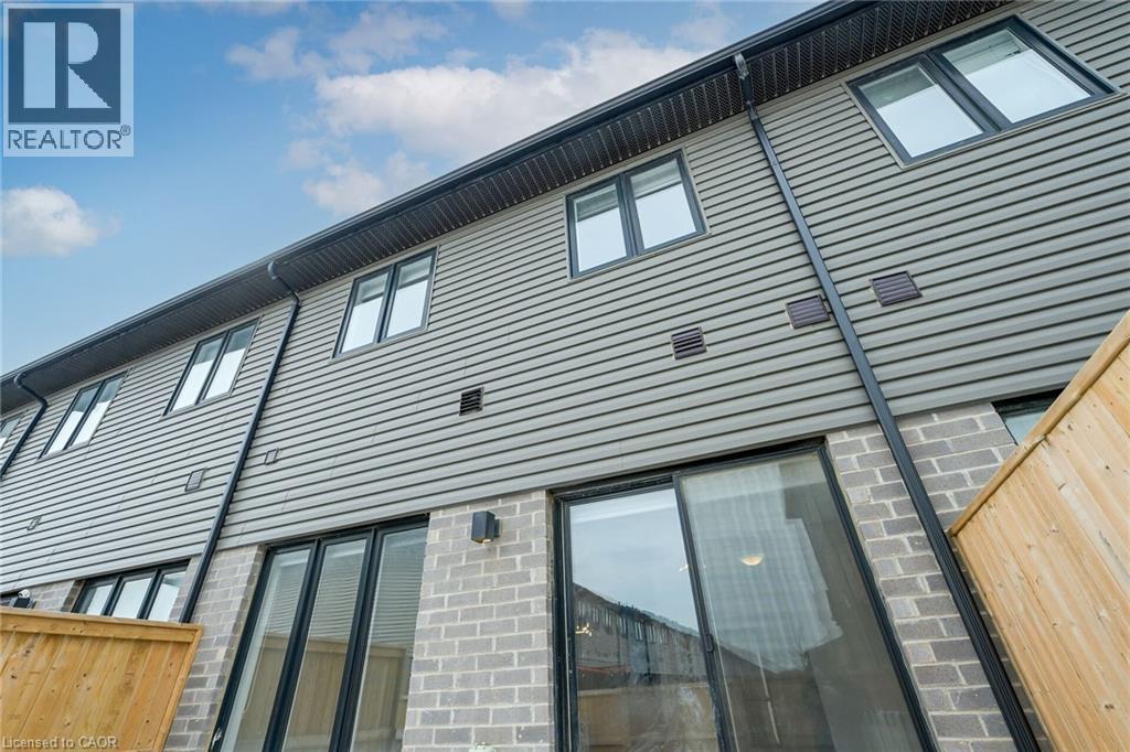 10 JUNE CALLWOOD Way, Brantford, Ontario, N3T0T7 — Photo 47