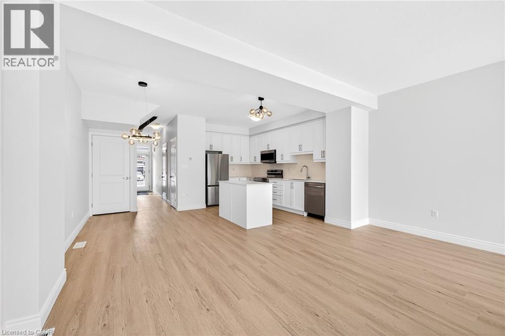 10 JUNE CALLWOOD Way, Brantford, Ontario, N3T0T7 — Photo 5