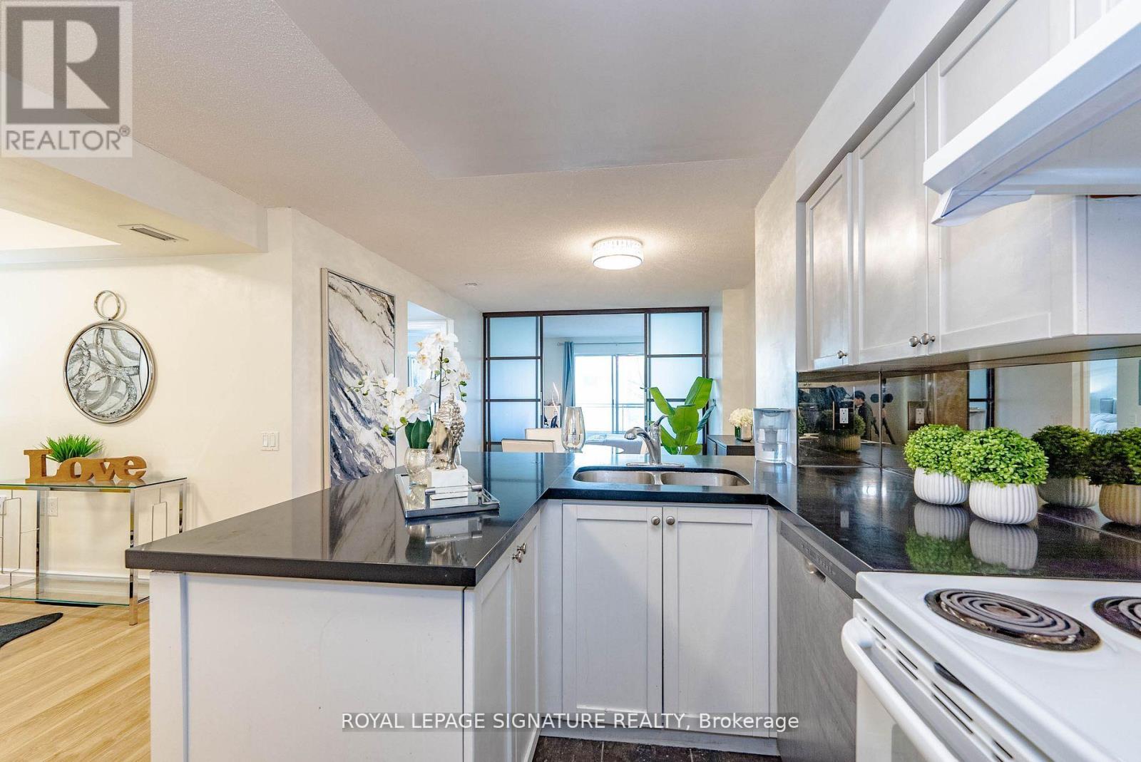 209 - 21 HILLCREST AVENUE, Toronto (Willowdale East), Ontario, M2N7K2 — Photo 2