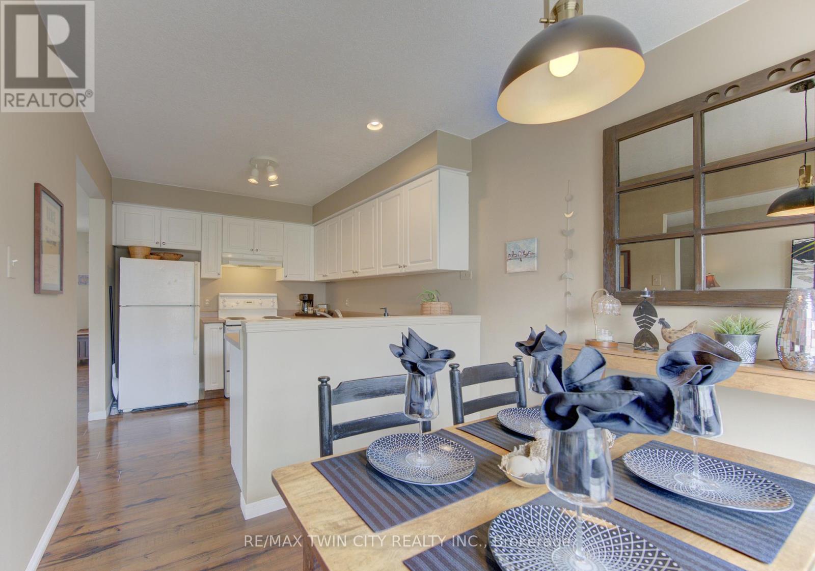 161 WINDFLOWER DRIVE S, Kitchener, Ontario, N2E3S9 — Photo 3