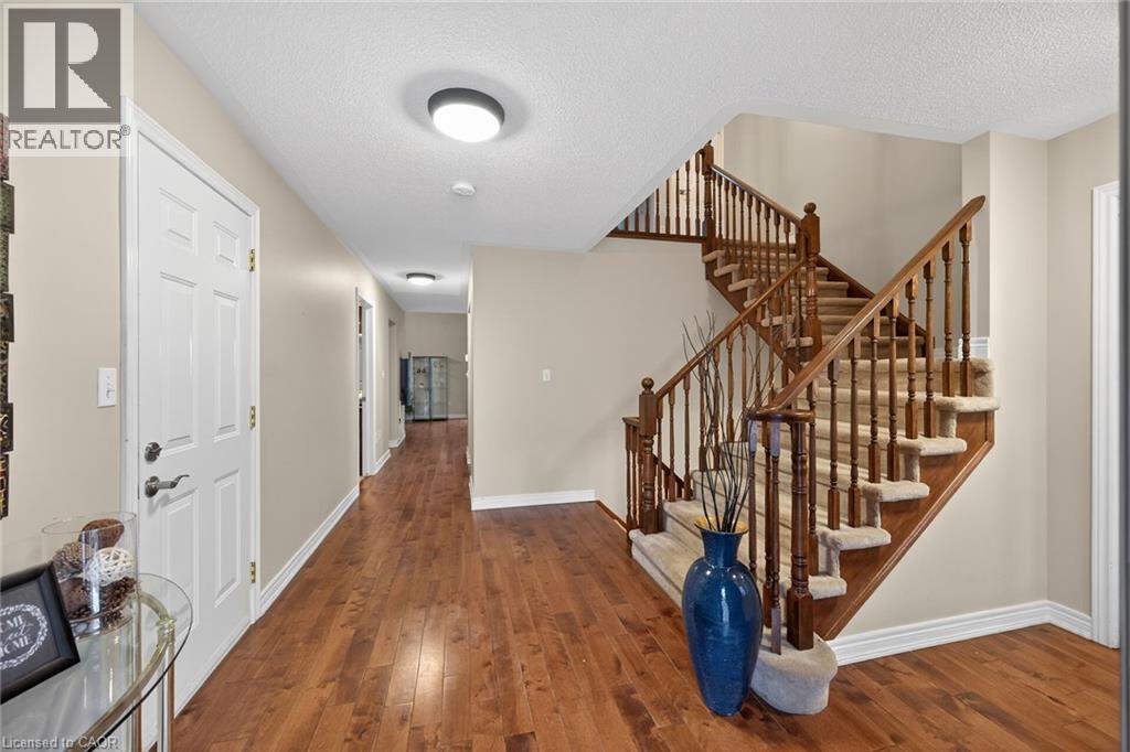 25 HAMILTON Street S Unit# 31, Waterdown, Ontario, L8B0L1 — Photo 3