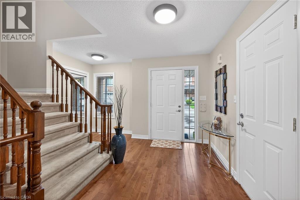 25 HAMILTON Street S Unit# 31, Waterdown, Ontario, L8B0L1 — Photo 4