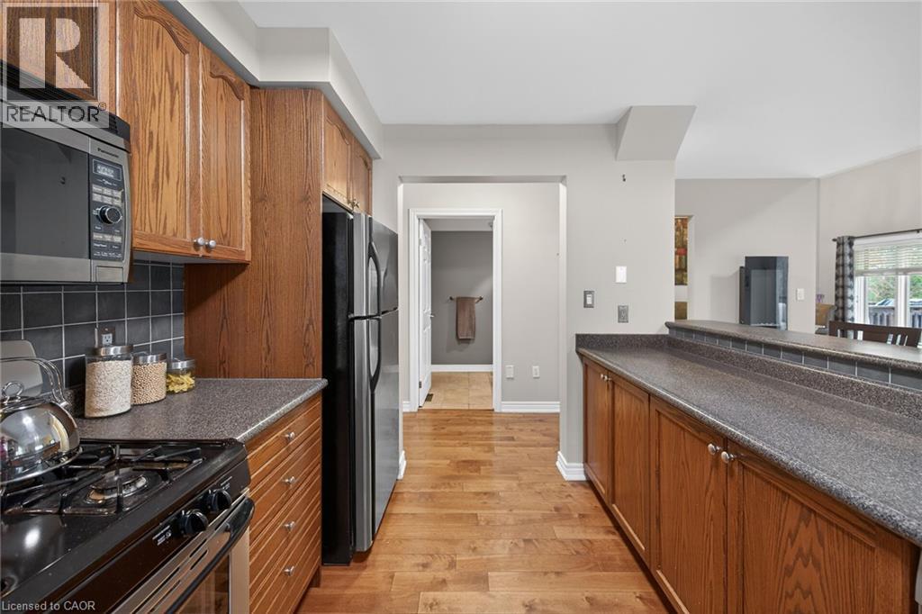 25 HAMILTON Street S Unit# 31, Waterdown, Ontario, L8B0L1 — Photo 5