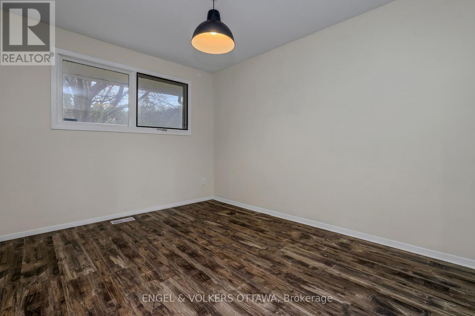 20 MEADOWBANK DRIVE, Ottawa, Ontario, K2G0N9 — Photo 10