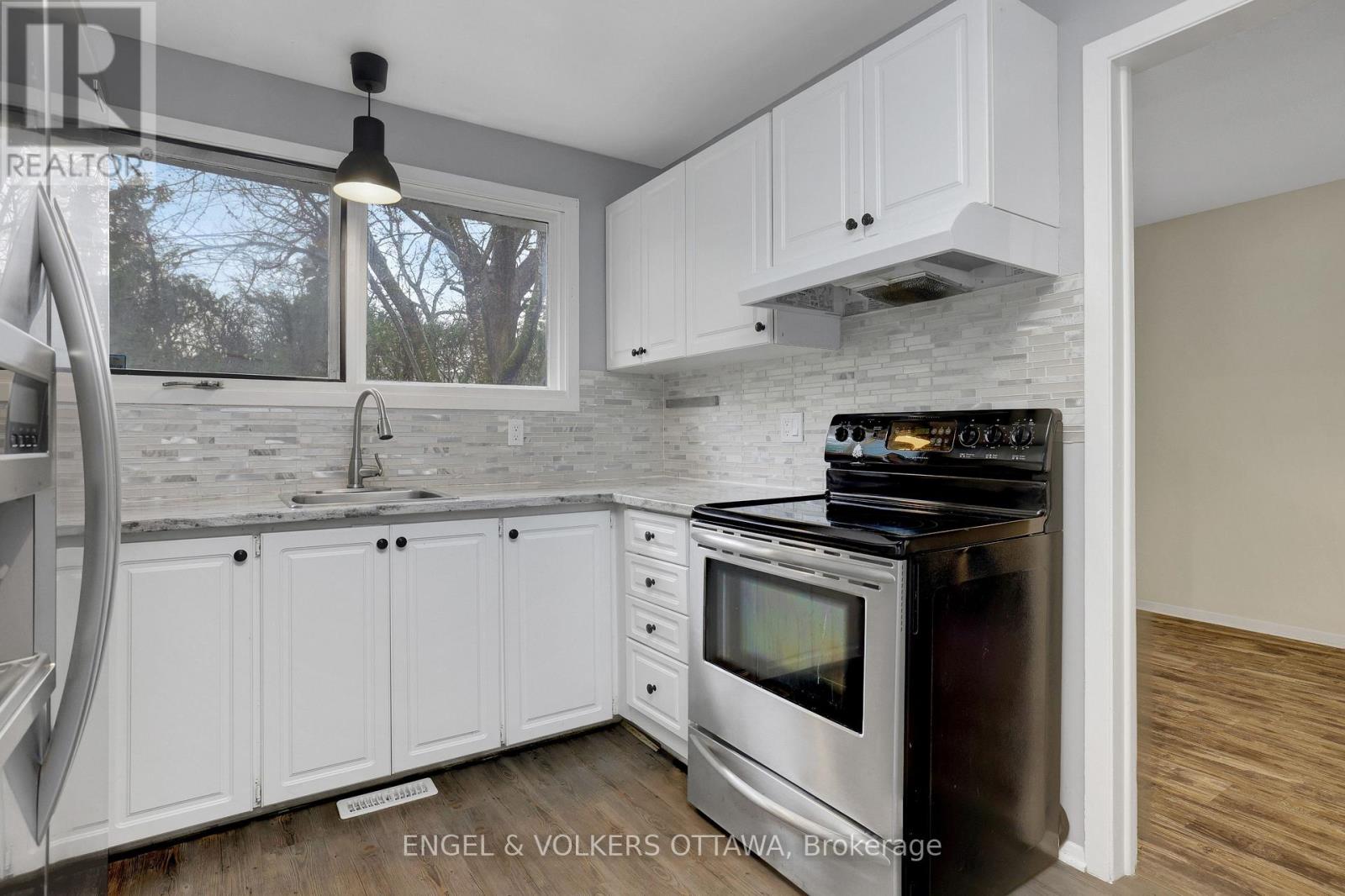 20 MEADOWBANK DRIVE, Ottawa, Ontario, K2G0N9 — Photo 16