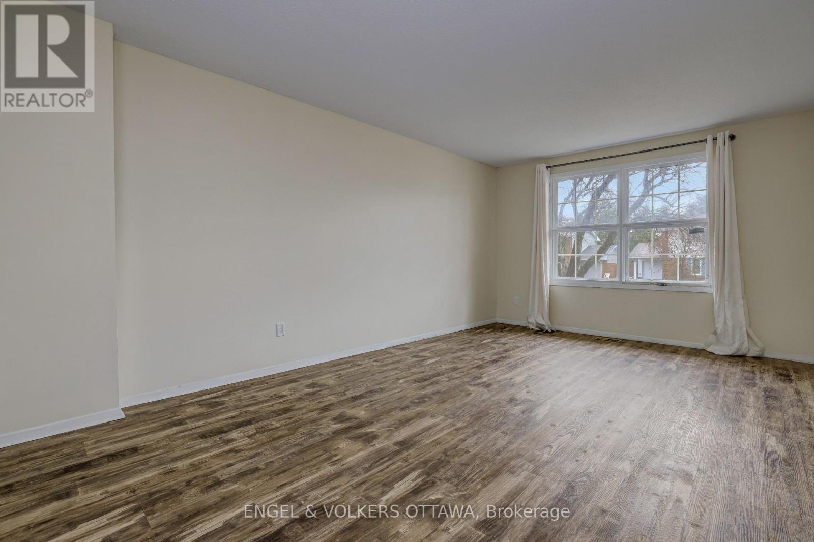 20 MEADOWBANK DRIVE, Ottawa, Ontario, K2G0N9 — Photo 6