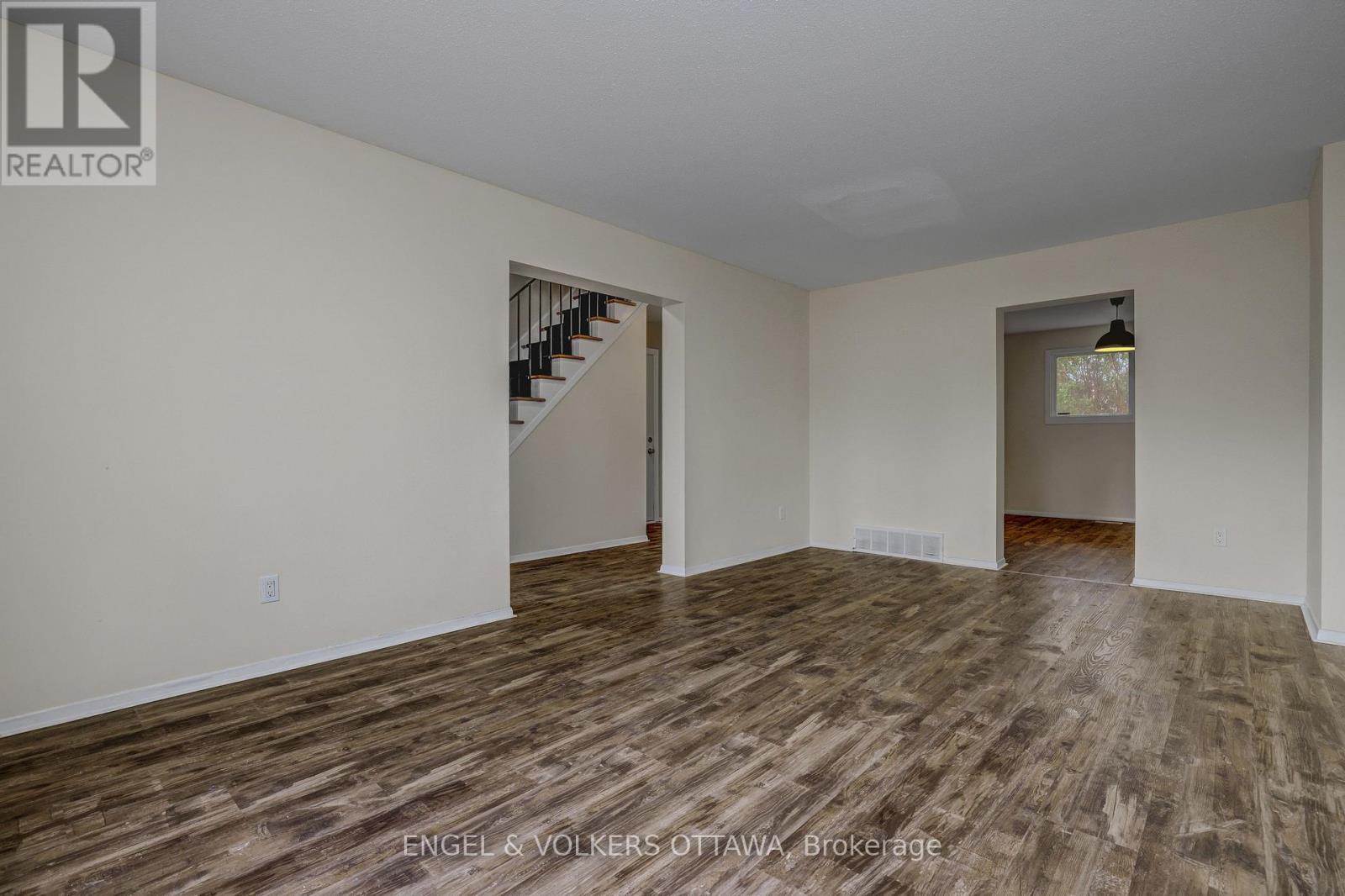 20 MEADOWBANK DRIVE, Ottawa, Ontario, K2G0N9 — Photo 8