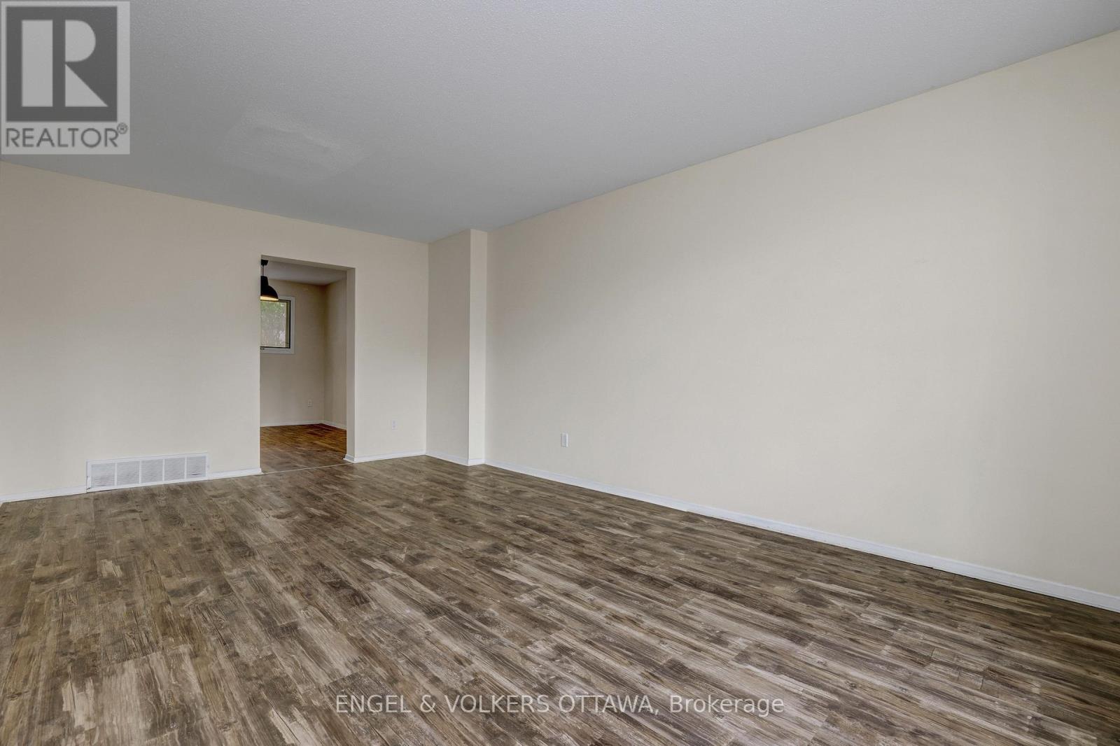 20 MEADOWBANK DRIVE, Ottawa, Ontario, K2G0N9 — Photo 9