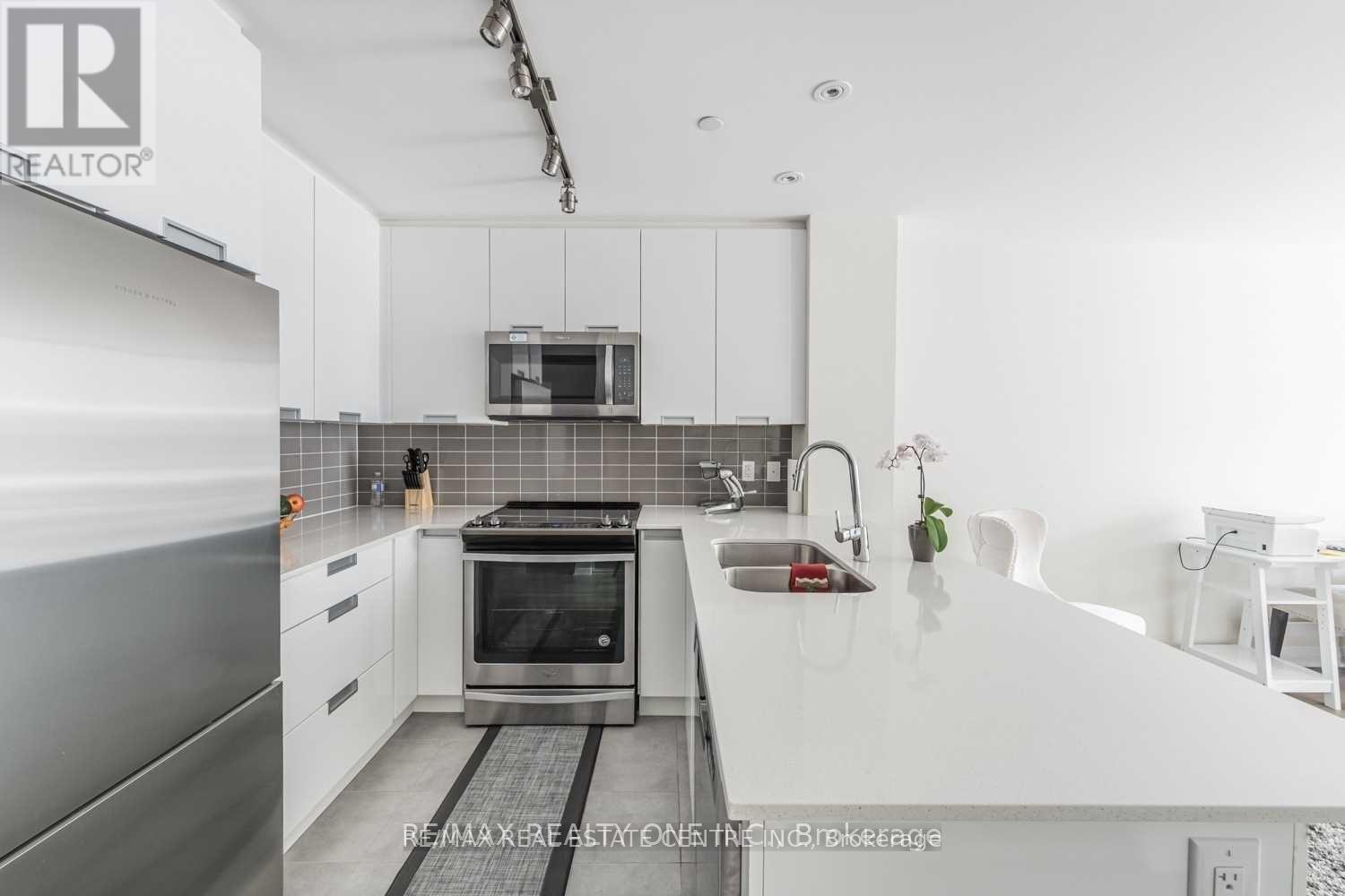 112 - 5025 FOUR SPRINGS AVENUE, Mississauga (Hurontario), Ontario, L5R0G5 — Photo 3