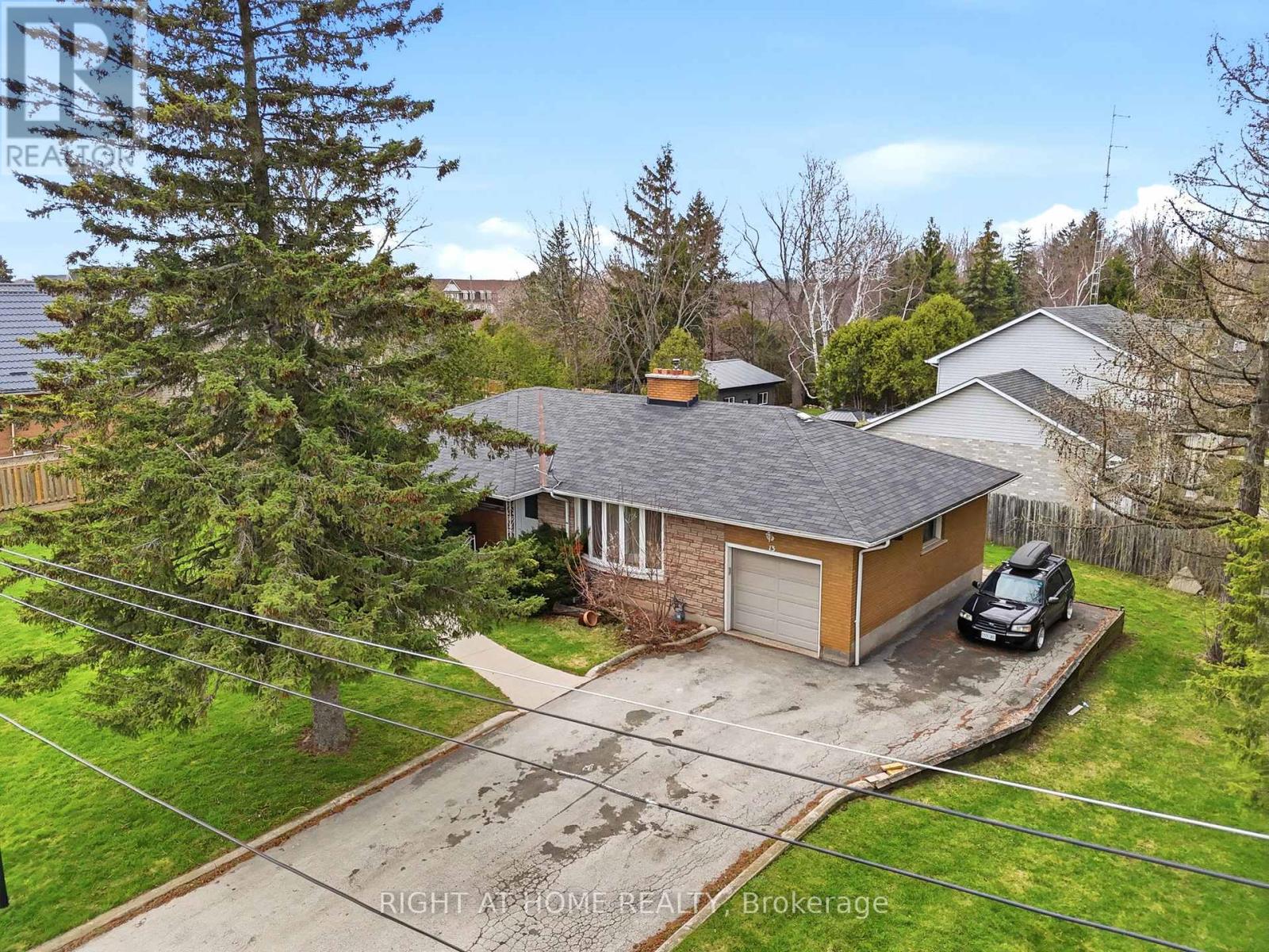 13 WESTVIEW CRESCENT, Hamilton (Waterdown), Ontario, L8B0E4 — Photo 5