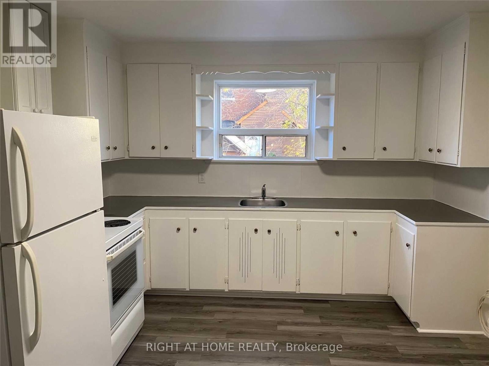 UNIT 1 - 57 SUPERIOR AVENUE, Toronto (Mimico), Ontario, M8V2M7 — Photo 2