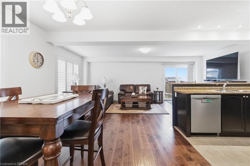 1 CHARLESWOOD Crescent, Hannon, Ontario, L0R1P0 — Photo 3