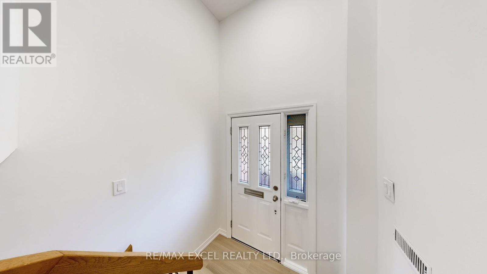 3 RED MAPLE COURT, Toronto (Bayview Village), Ontario, M2K2T4 — Photo 3