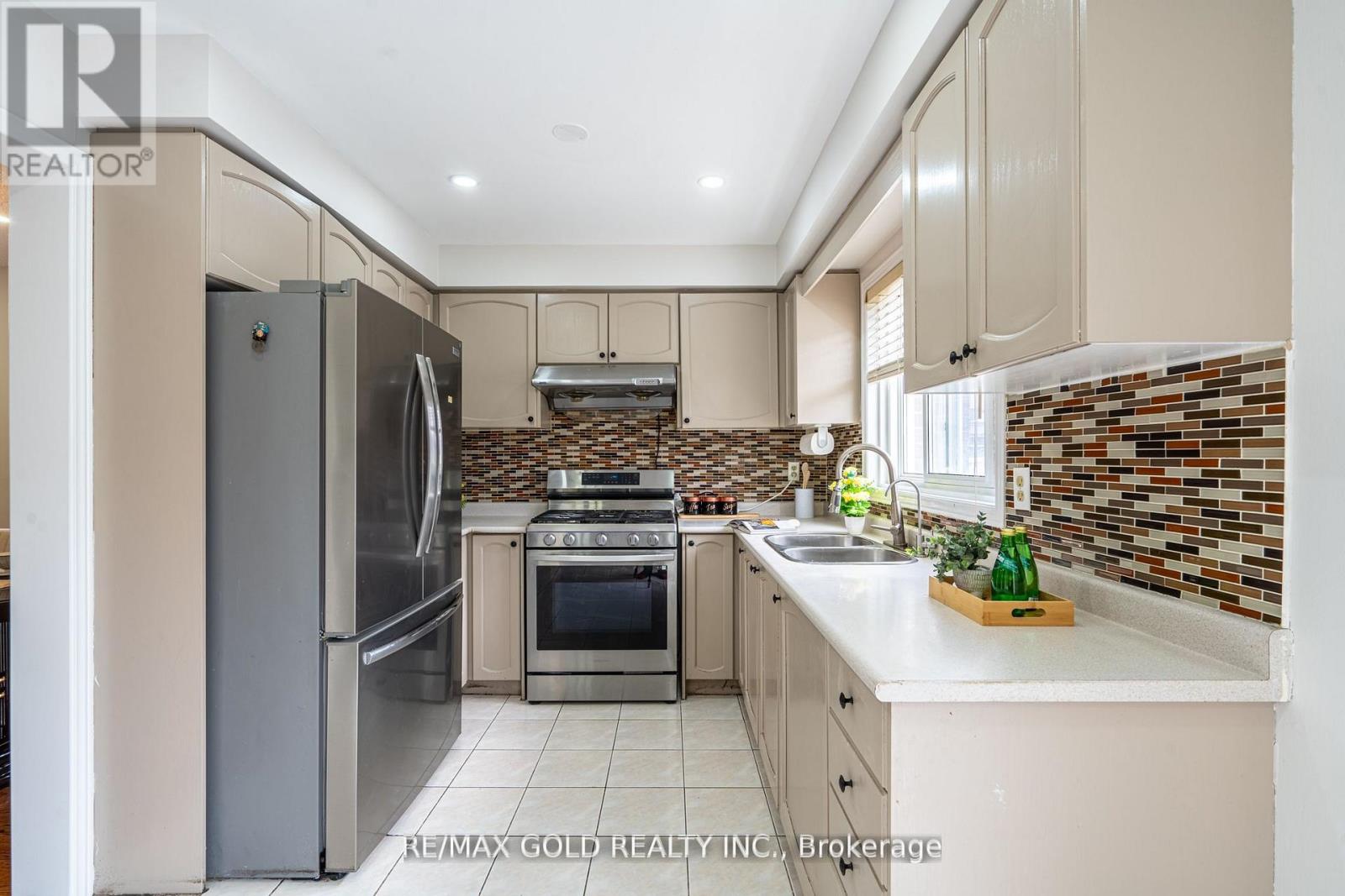 94 BIGHORN CRESCENT, Brampton (Sandringham-Wellington), Ontario, L6R1G7 — Photo 10