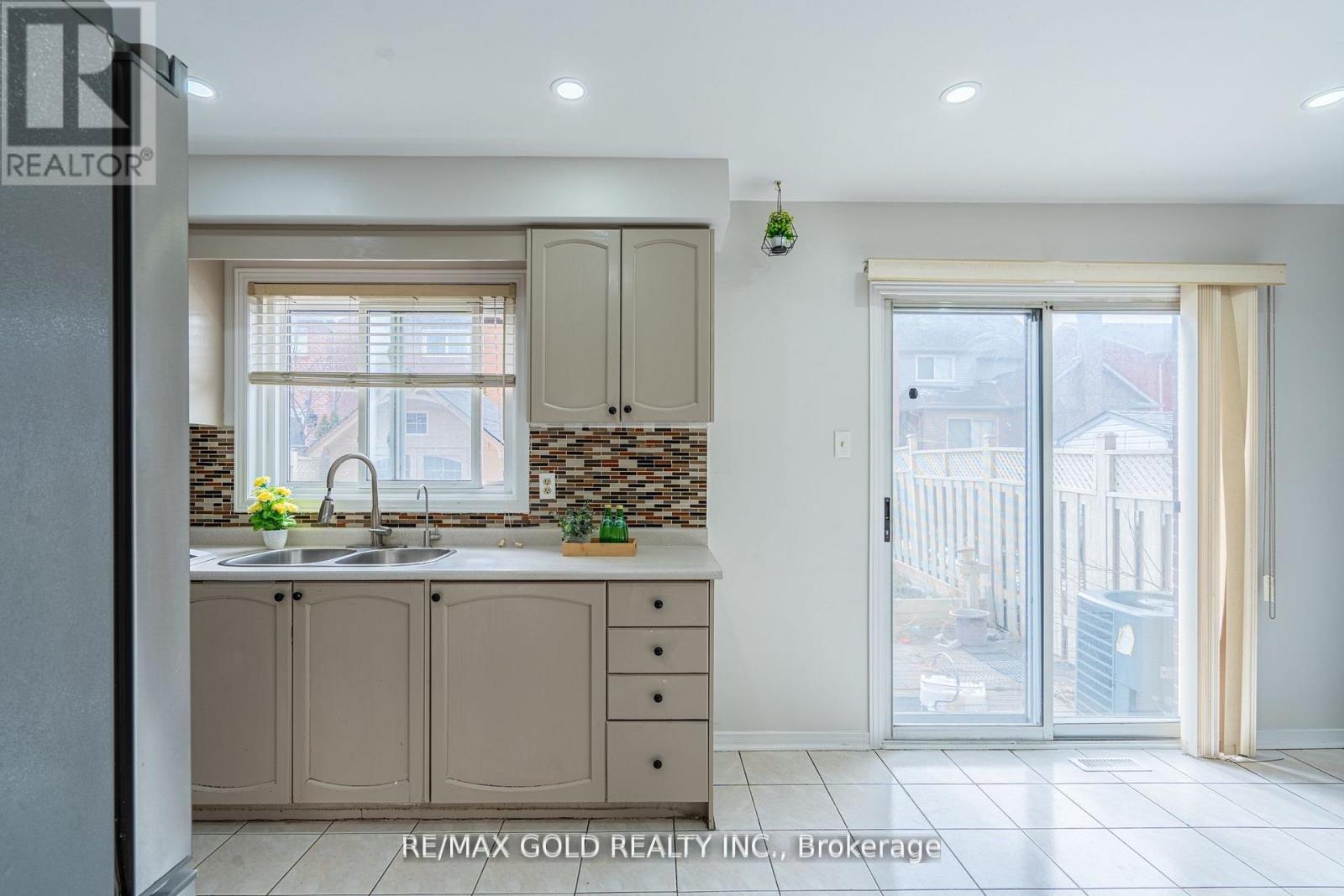 94 BIGHORN CRESCENT, Brampton (Sandringham-Wellington), Ontario, L6R1G7 — Photo 12