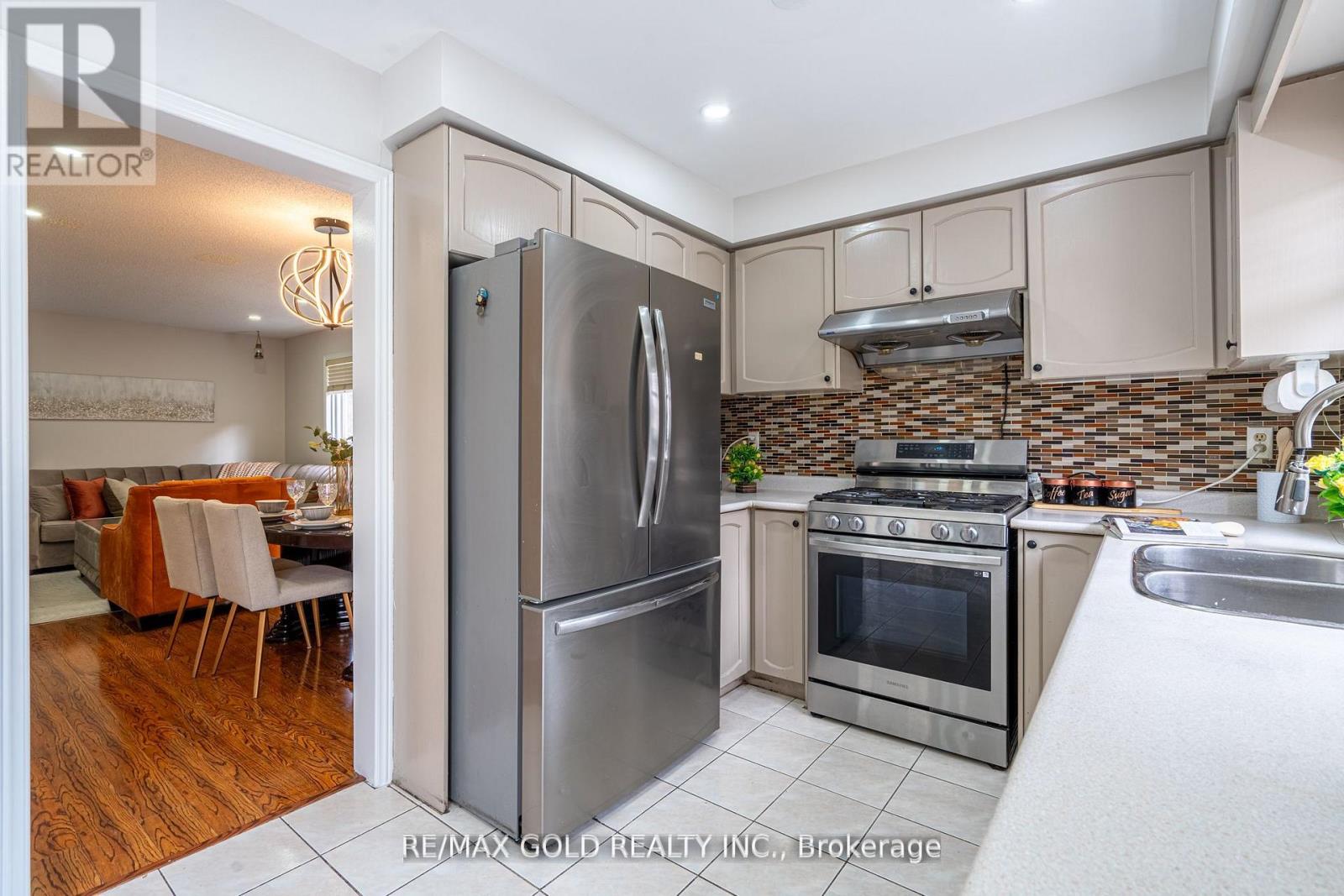 94 BIGHORN CRESCENT, Brampton (Sandringham-Wellington), Ontario, L6R1G7 — Photo 8