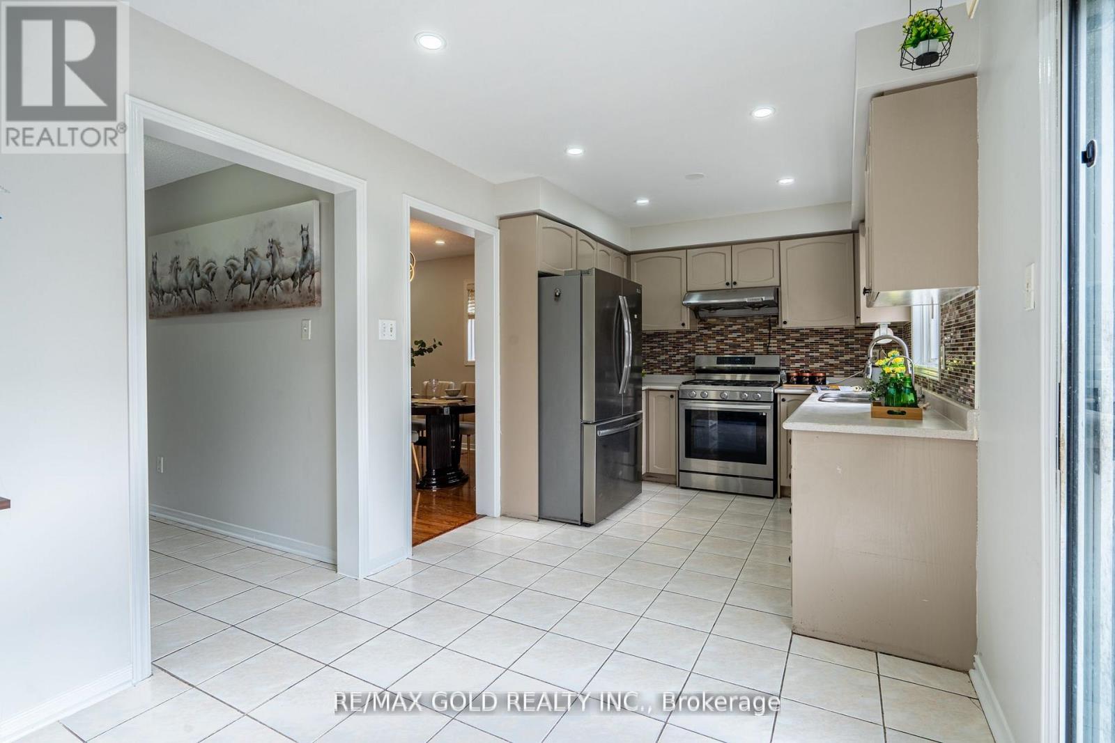 94 BIGHORN CRESCENT, Brampton (Sandringham-Wellington), Ontario, L6R1G7 — Photo 9