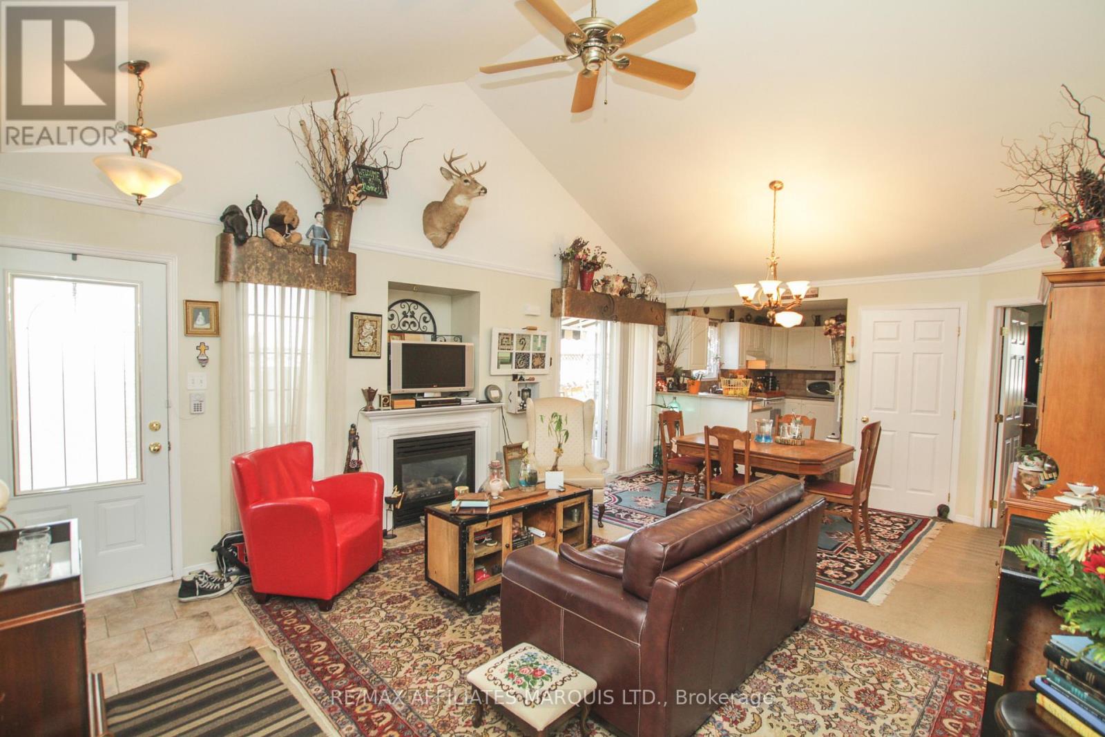 234 HEMLOCK CRESCENT, Cornwall, Ontario, K6H7M2 — Photo 3