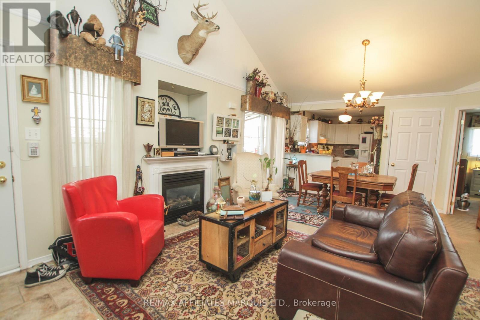 234 HEMLOCK CRESCENT, Cornwall, Ontario, K6H7M2 — Photo 4