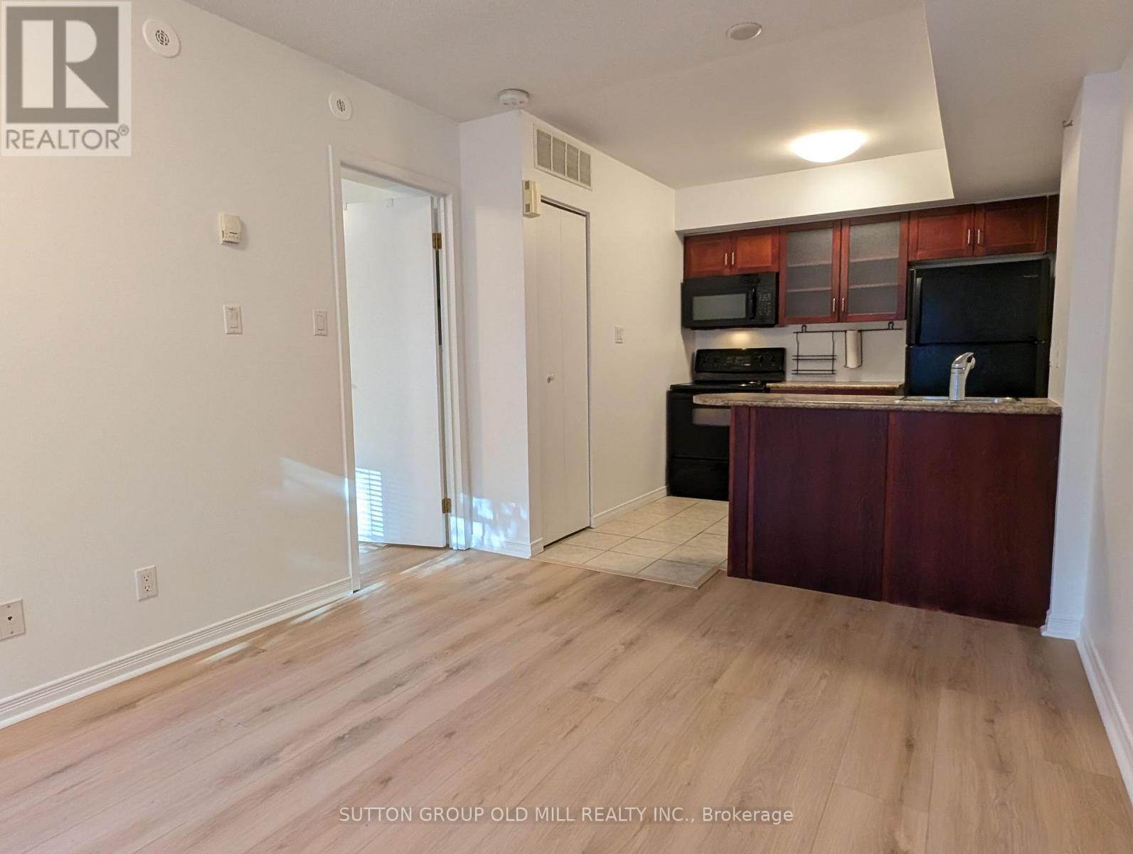 1218 - 21 PIRANDELLO STREET, Toronto (Niagara), Ontario, M6K3P4 — Photo 2