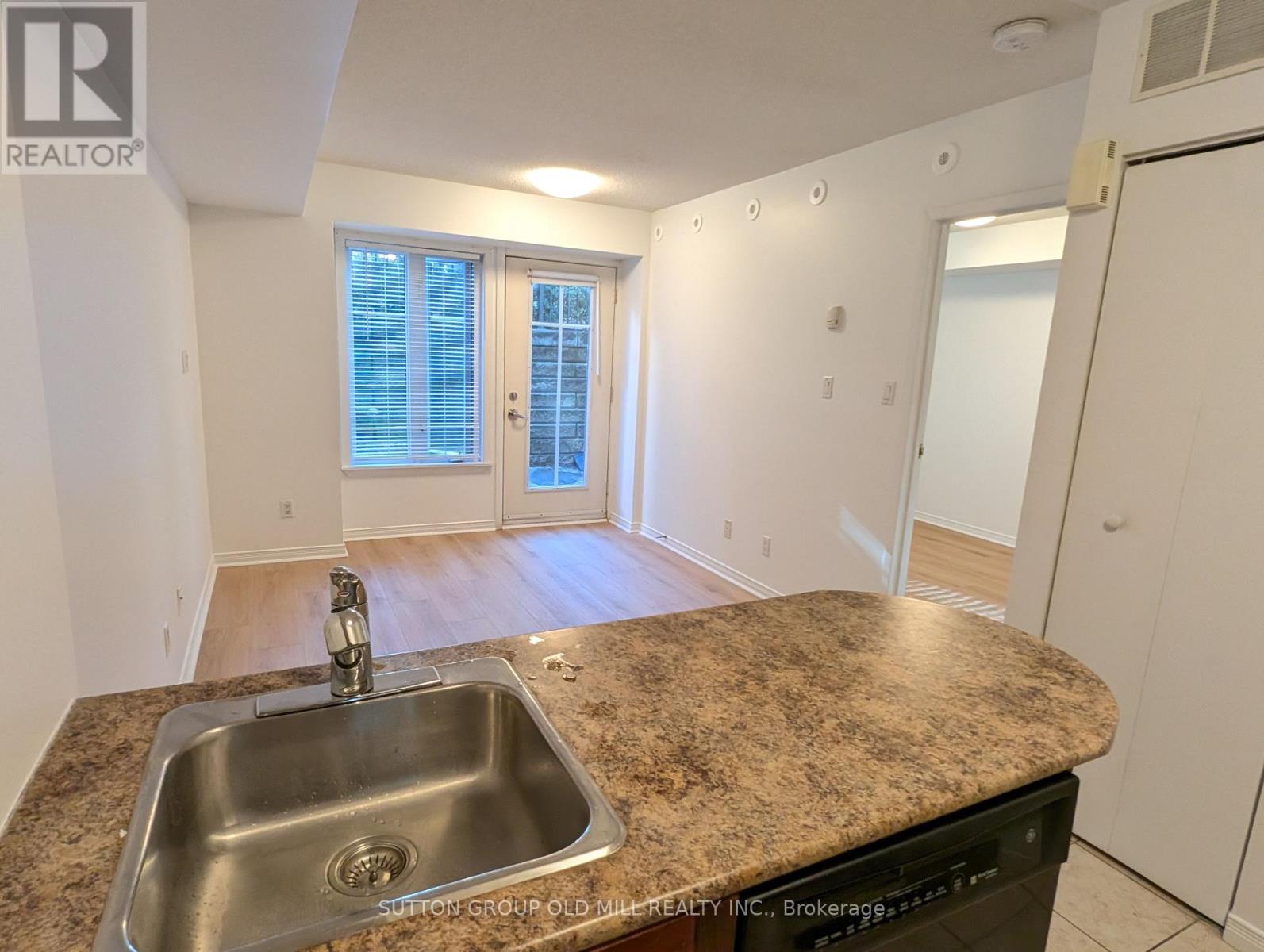 1218 - 21 PIRANDELLO STREET, Toronto (Niagara), Ontario, M6K3P4 — Photo 3