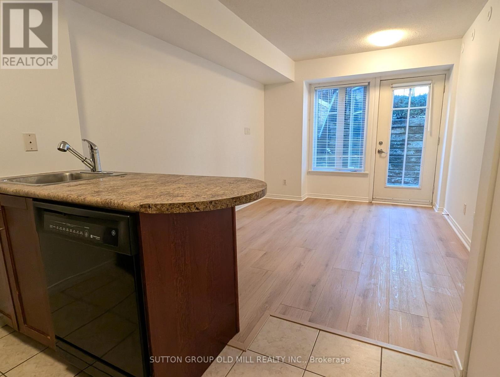 1218 - 21 PIRANDELLO STREET, Toronto (Niagara), Ontario, M6K3P4 — Photo 5