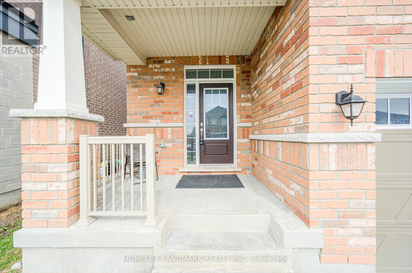 106 BARKERVILLE DRIVE, Whitby, Ontario, L1P0L8 — Photo 2