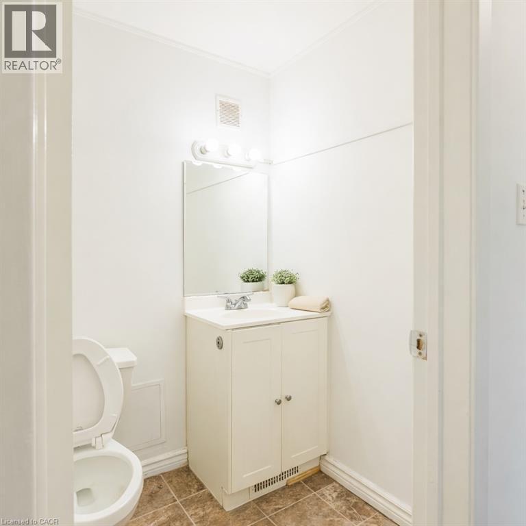 121 UNIVERSITY Avenue E Unit# 102, Waterloo, Ontario, N2J4J1 — Photo 11