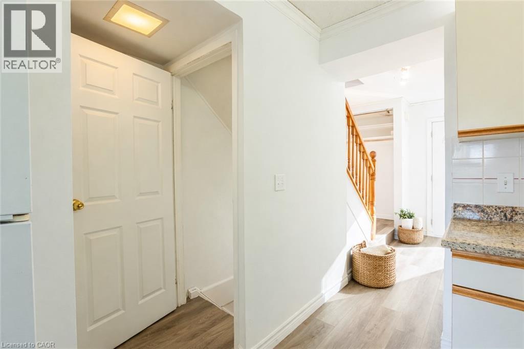 121 UNIVERSITY Avenue E Unit# 102, Waterloo, Ontario, N2J4J1 — Photo 23