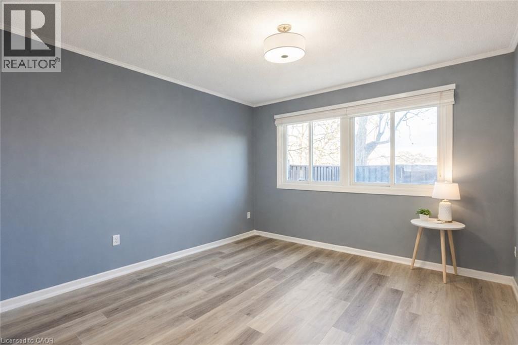 121 UNIVERSITY Avenue E Unit# 102, Waterloo, Ontario, N2J4J1 — Photo 4