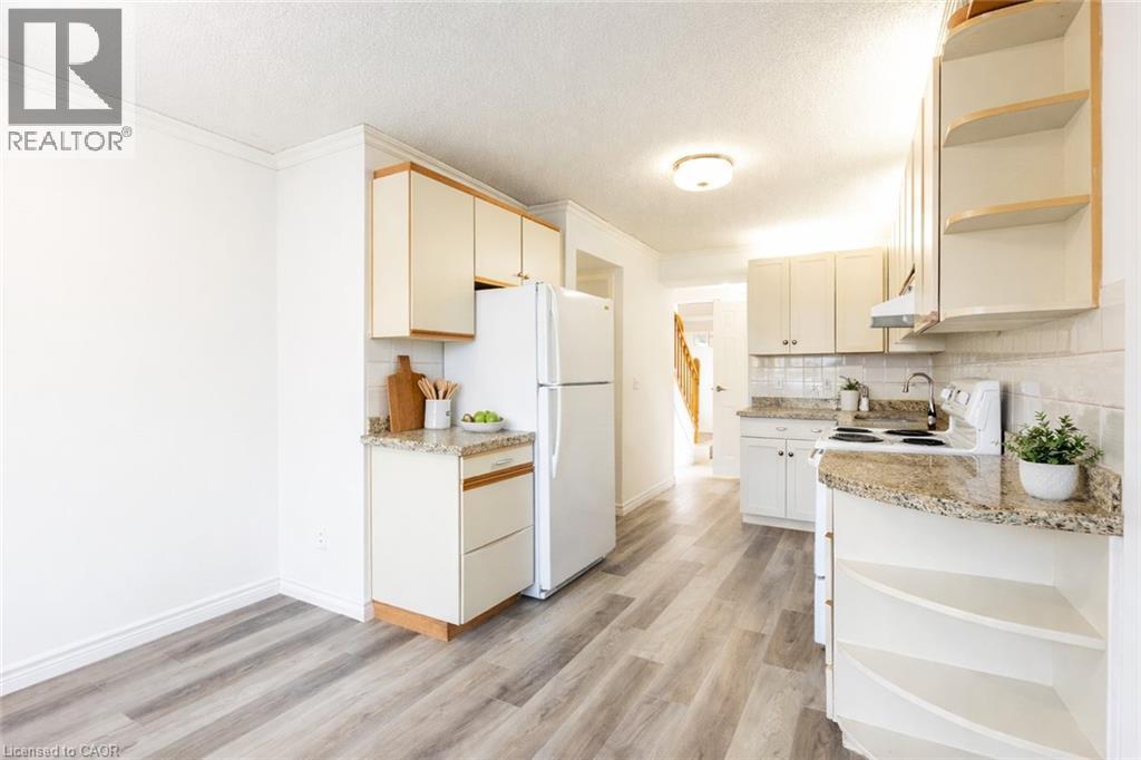 121 UNIVERSITY Avenue E Unit# 102, Waterloo, Ontario, N2J4J1 — Photo 5