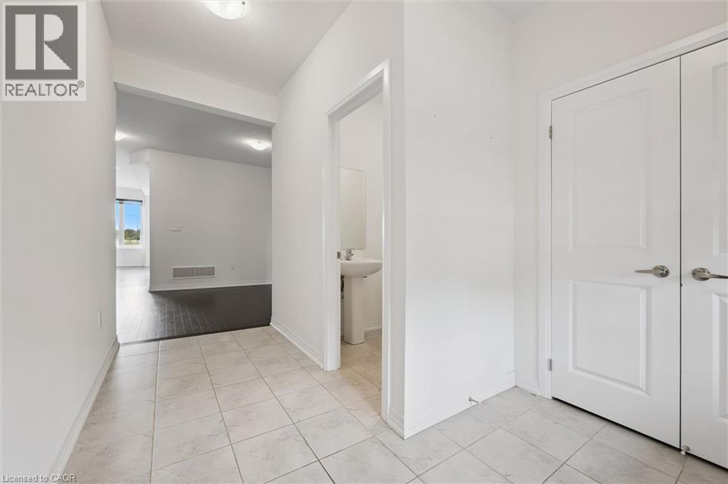 421 NEWMAN Drive, Cambridge, Ontario, N1S0E1 — Photo 7