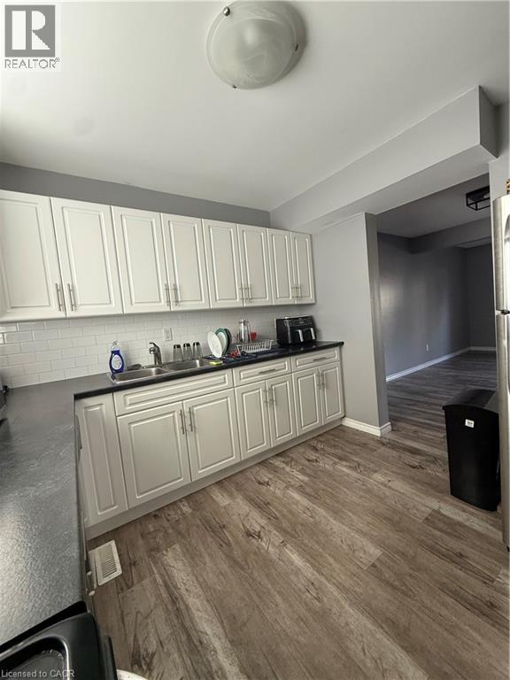 255 NORTHLAKE Drive Unit# 6, Waterloo, Ontario, N2V1Z2 — Photo 14