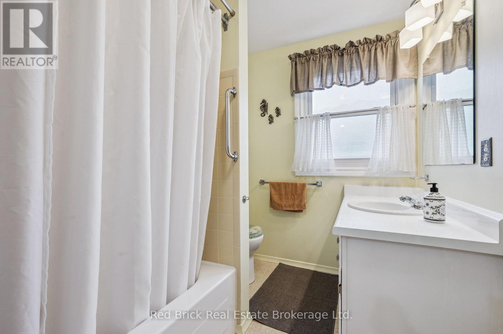 53 SHADELAND CRESCENT, Kitchener, Ontario, N2M2J1 — Photo 16