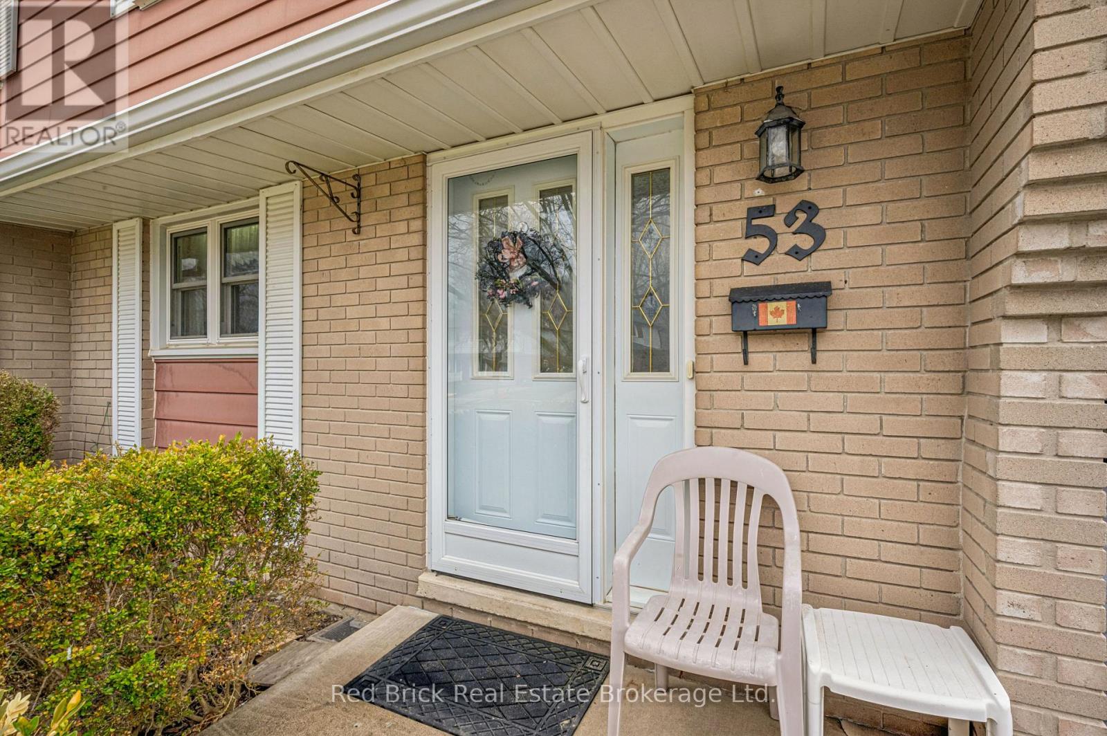 53 SHADELAND CRESCENT, Kitchener, Ontario, N2M2J1 — Photo 2