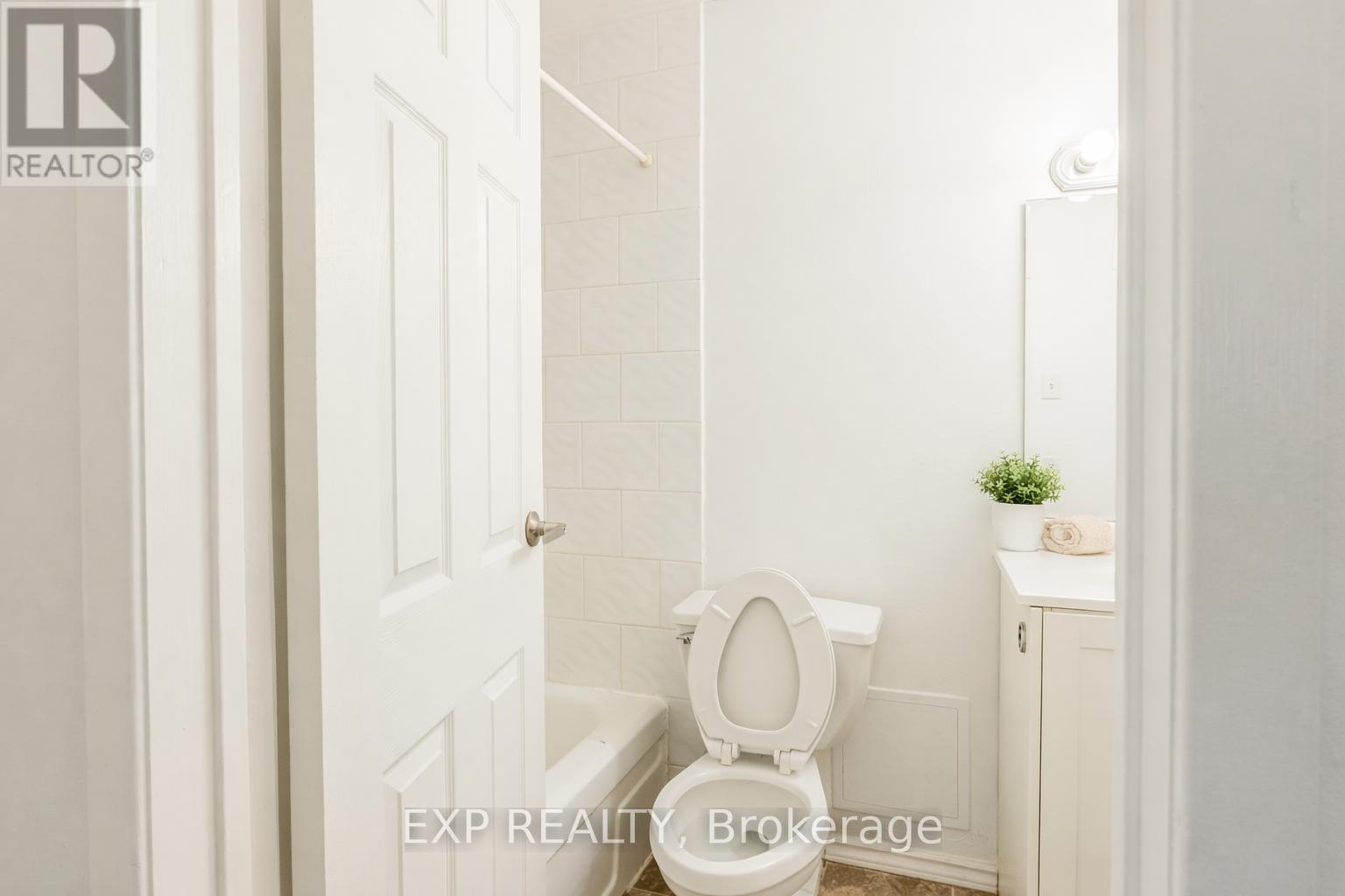 102 - 121 UNIVERSITY AVENUE E, Waterloo, Ontario, N2J4J1 — Photo 21