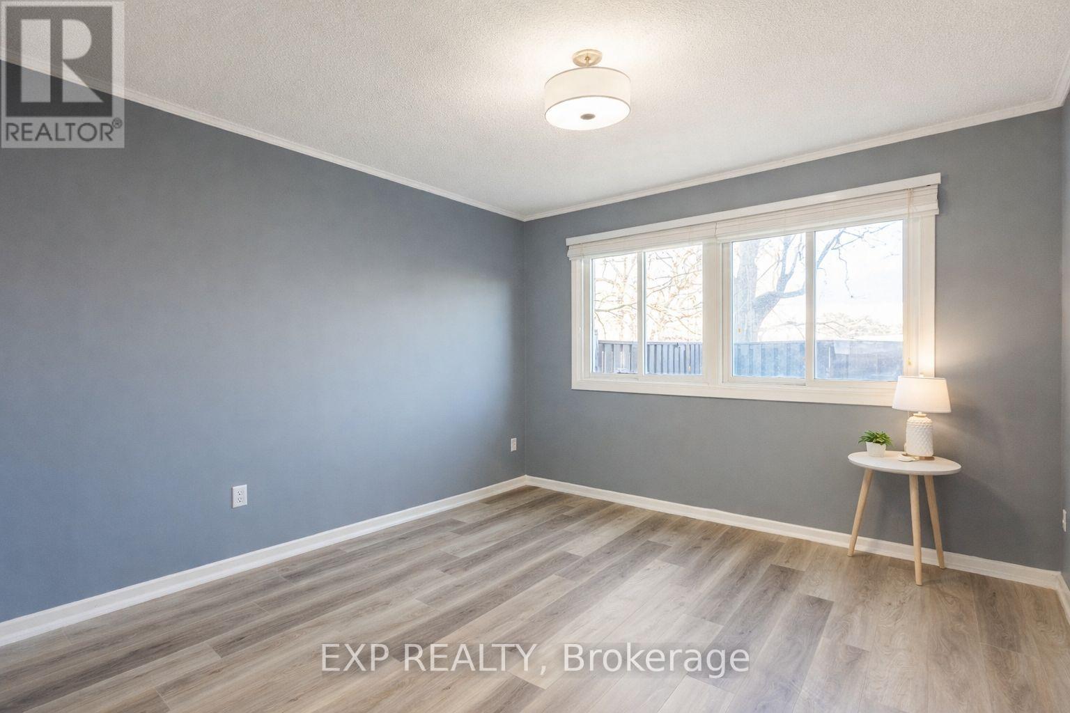 102 - 121 UNIVERSITY AVENUE E, Waterloo, Ontario, N2J4J1 — Photo 4