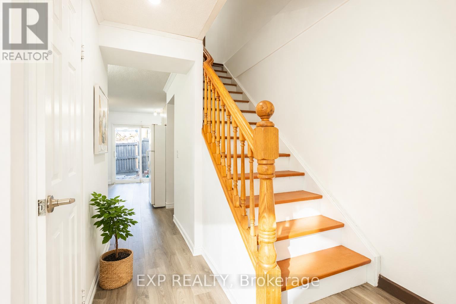 102 - 121 UNIVERSITY AVENUE E, Waterloo, Ontario, N2J4J1 — Photo 5