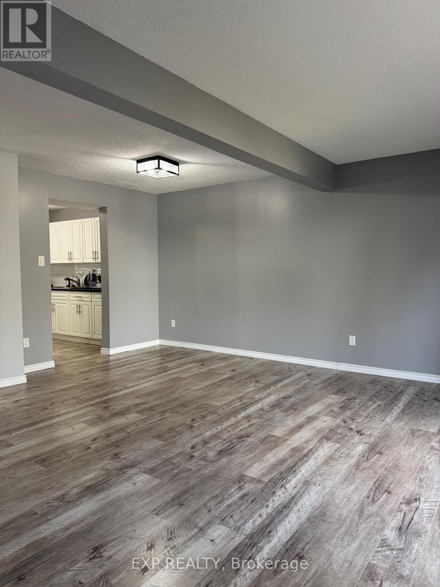 6 - 255 NORTHLAKE DRIVE, Waterloo, Ontario, N2V1Z2 — Photo 2