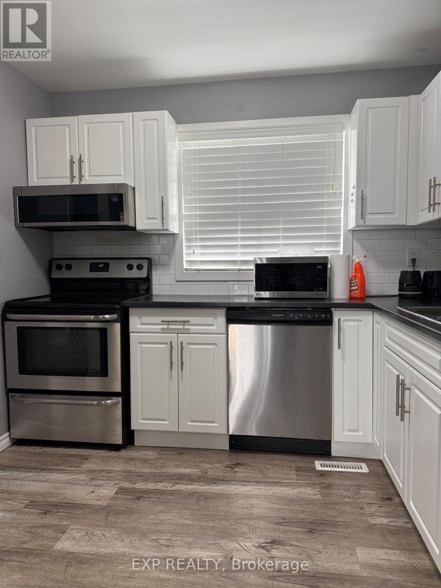 6 - 255 NORTHLAKE DRIVE, Waterloo, Ontario, N2V1Z2 — Photo 4