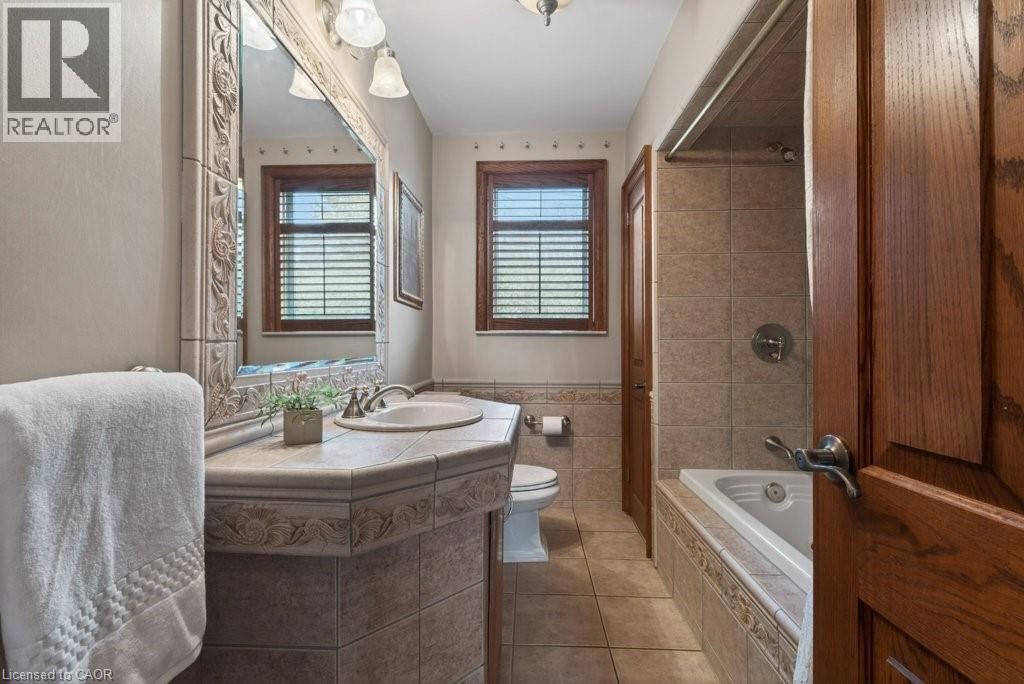 57 PARK Avenue E, Burlington, Ontario, L7T1Y2 — Photo 11