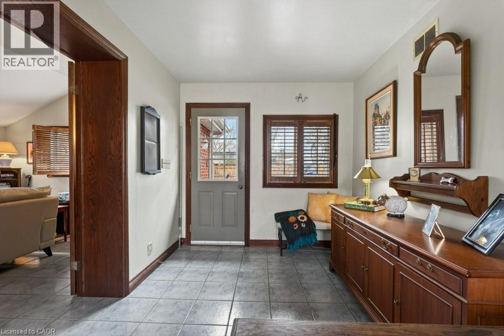 57 PARK Avenue E, Burlington, Ontario, L7T1Y2 — Photo 17