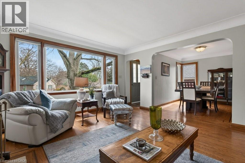 57 PARK Avenue E, Burlington, Ontario, L7T1Y2 — Photo 4