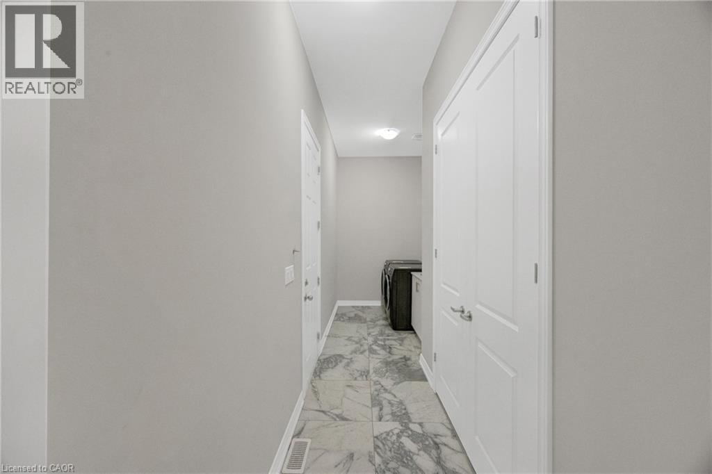 34 CARNEGIE Drive, Oakville, Ontario, L6H0V8 — Photo 7